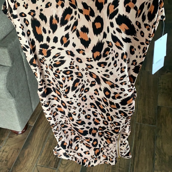 NEW! Leopard print bodycon dress - Picture 4 of 4